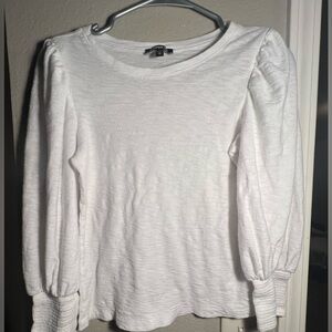Express white women’s bubble sleeve tee 👚